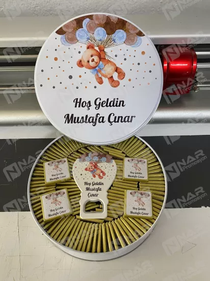 Metal Kutulu Baskılı Madlen Çikolata